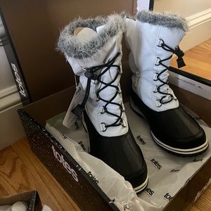 Totes April Women’s Water-Resistant Snow Boots size 7